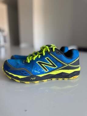 New Balance Leadville 1210v2 Blue & Yellow Trail Running Shoes Women's 7.5